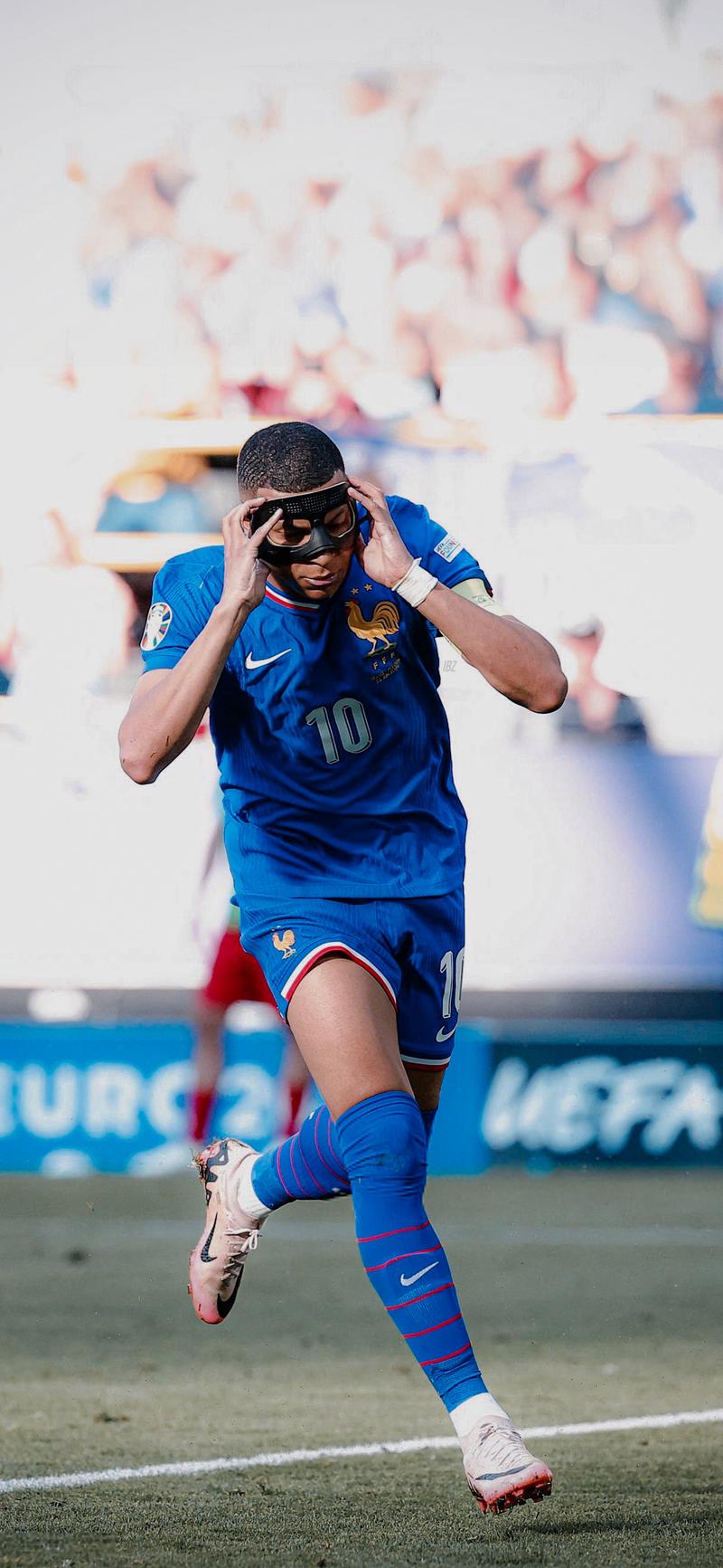 韩足晚报（2025.11.23）悲喜不同：城南笑，全南哭（韩足晚讯（2025.11.23）一喜一忧：城南开怀，全南黯然）