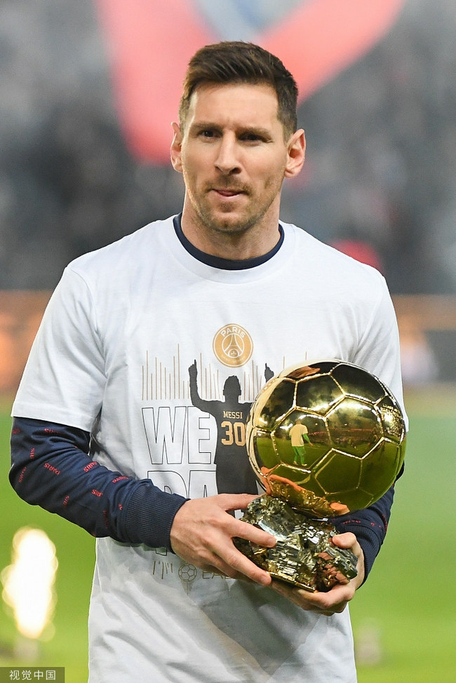 英格兰球员周薪排行榜：伊万-托尼42.3万镑居首，凯恩第二（英格兰球员周薪榜：伊万·托尼以42.3万镑领跑，凯恩居次）