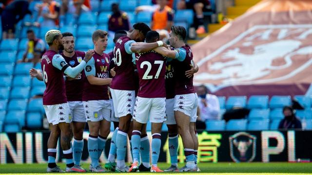 世界杯预热海报里没有C罗遭质疑，FIFA删除原海报改“怀旧”