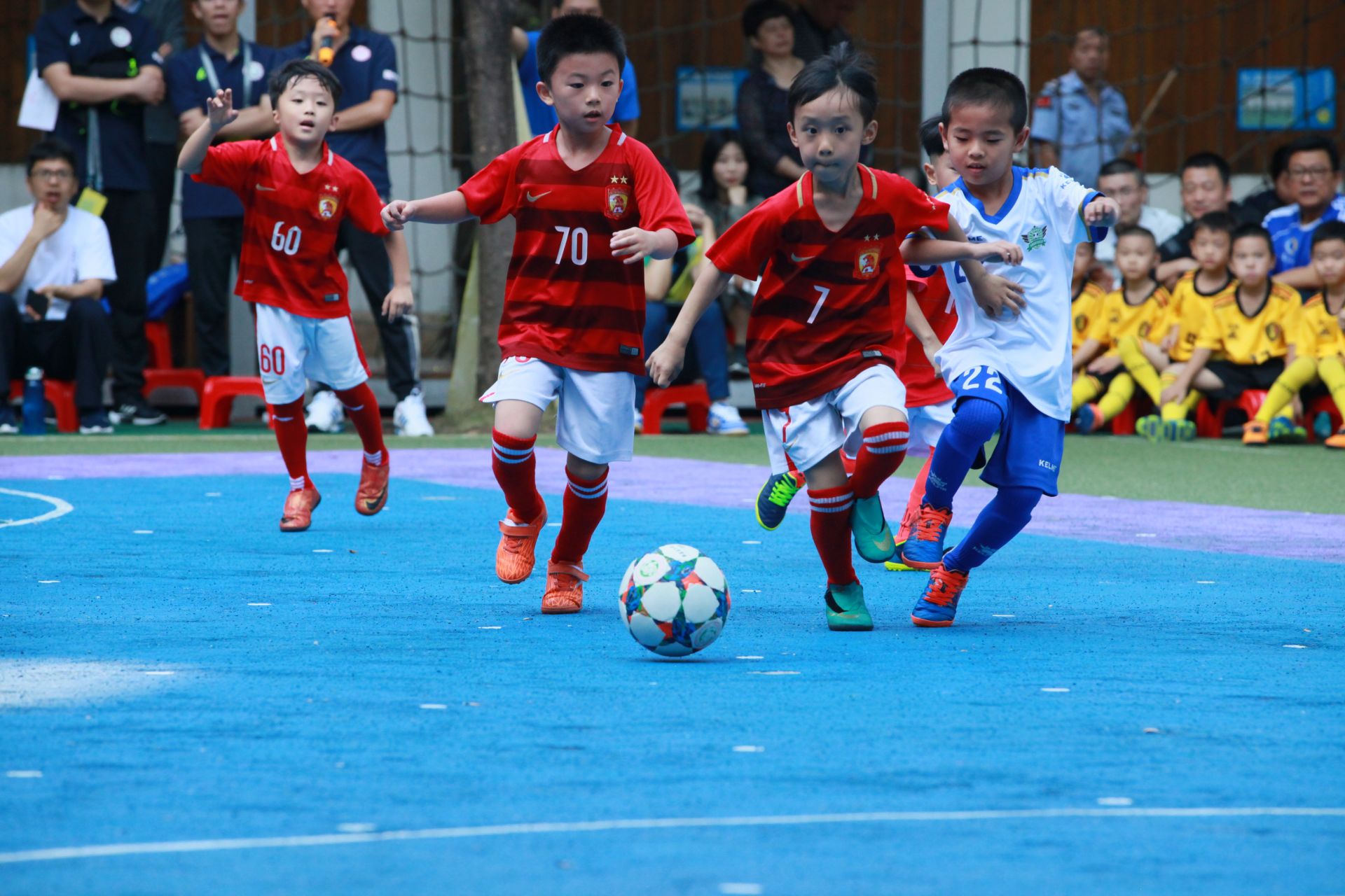 阿根廷联赛冠军队国脚外援已跟国安完成新合同签约！鲁能曾多次求购他遭拒，曾是国家队主力（阿甲冠军队国脚外援已与国安续约，鲁能多次求购遭拒，曾是国家队主力）