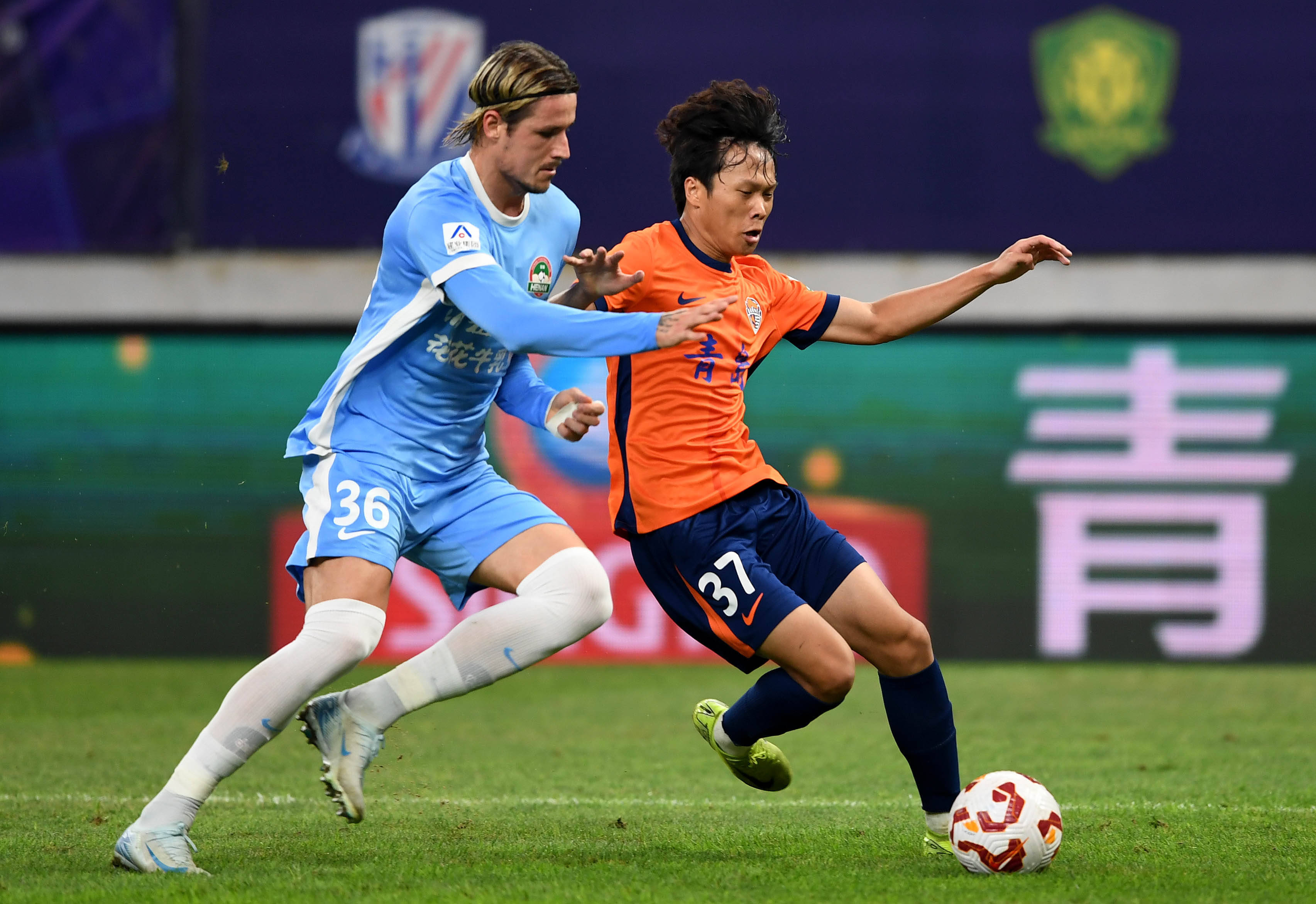 欧冠：巴黎客场2-1逆转曼联（欧冠：巴黎客场2-1翻盘曼联）