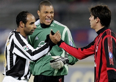 记者：曼城与赫罗纳就外租维托尔-雷斯的谈判进展越来越顺利