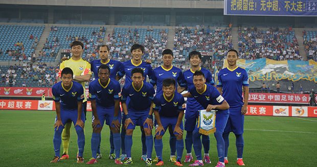 欧冠进球榜更新：莱万连续破门,（欧冠射手榜刷新：莱万连场建功）