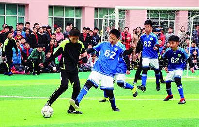 马卡：土耳其客平西班牙后更衣室发生盗窃事件，手表戒指丢失（马卡报：土耳其客场战平西班牙后更衣室遭窃，手表与戒指失踪）