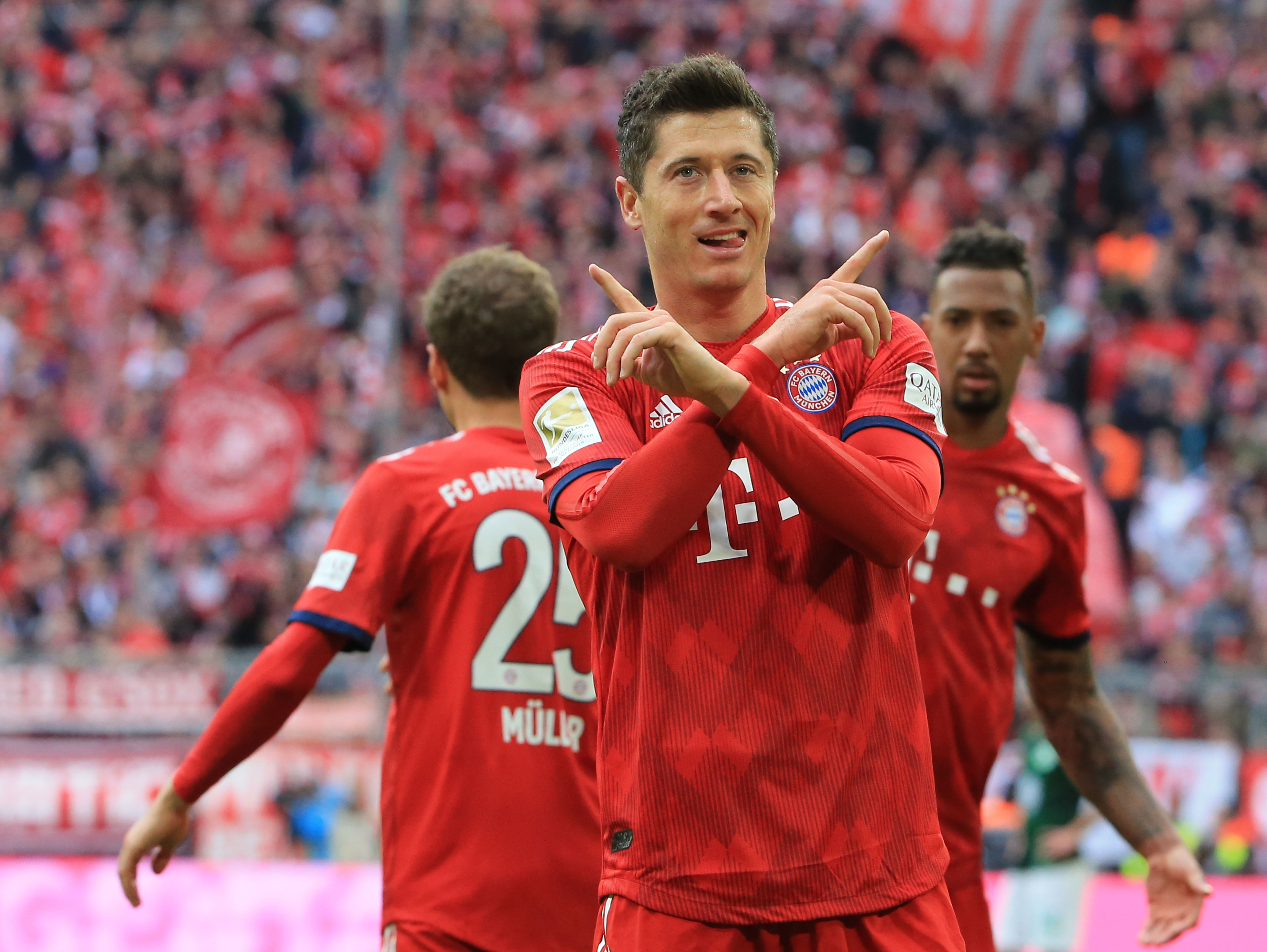 他踢球完全靠脑子（他踢球，全凭智慧）