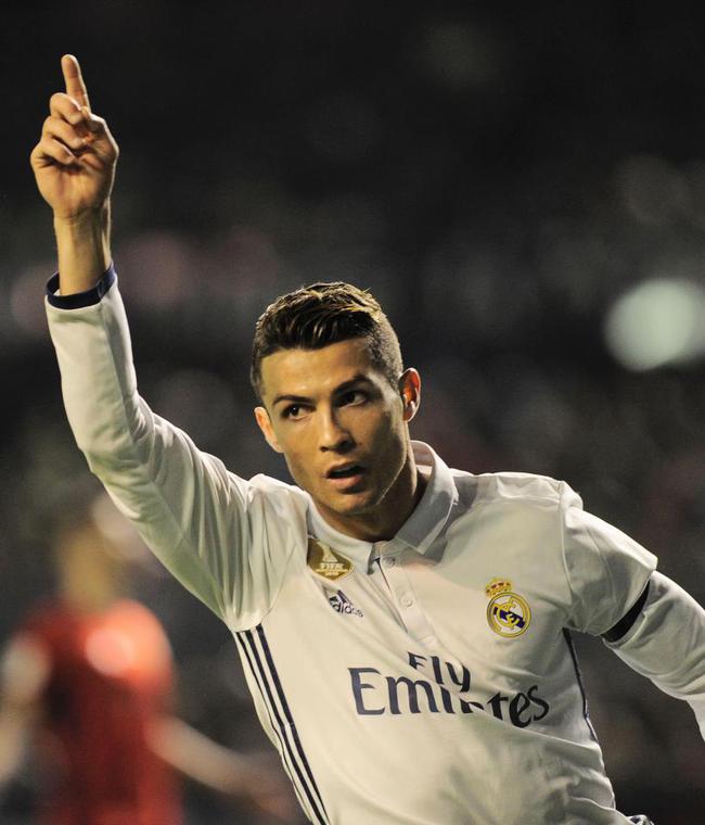 罗伊斯重返多特主场，俱乐部官方社媒发文欢迎（多特官方社媒发文：欢迎罗伊斯回归主场）