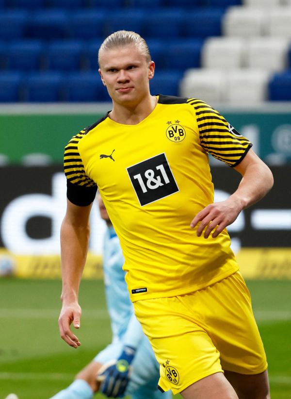 （粤港澳全运会）四川队选手王雅繁／蒋欣玗获网球女子双打冠军（四川组合王雅繁／蒋欣玗摘得粤港澳全运会网球女双桂冠）