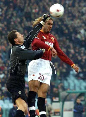 复盘曼联1-1西汉姆：阿莫林“反向换人”导致丢分，B费射门离谱（曼联1-1西汉姆复盘：阿莫林逆向换人致失分，B费射门离谱）