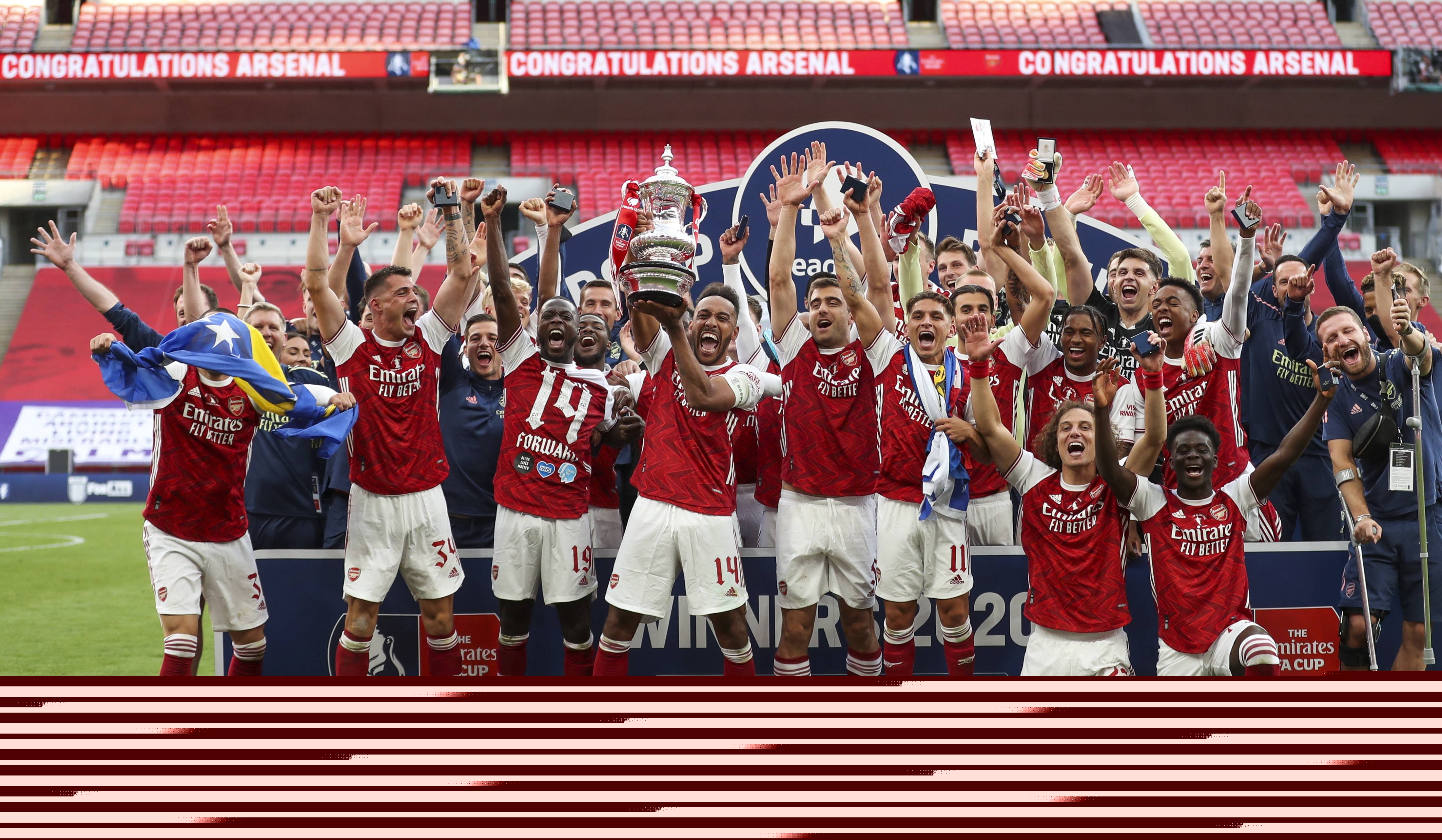 李新翔：武磊是我的榜样，能和自己的偶像一起踢球感觉很奇妙（李新翔：以武磊为榜样，与偶像并肩作战倍感奇妙）