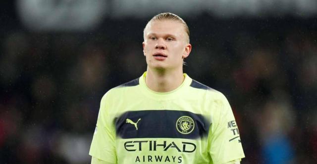 柔佛新山疑似对海港派出违规球员，该球员本应累积三黄停赛（柔佛新山疑在对海港时违规派上本应三黄停赛的球员）