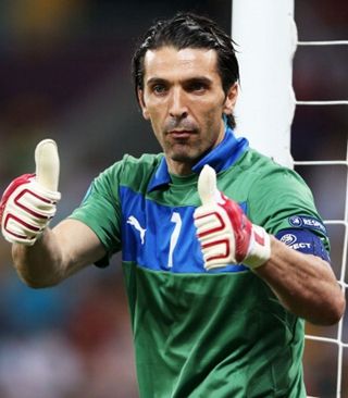 孔蒂：卡拉巴赫是这赛季的欧冠黑马；卢卡库还没做好复出准备（孔蒂称卡拉巴赫或成本季欧冠黑马，卢卡库复出尚未就绪）