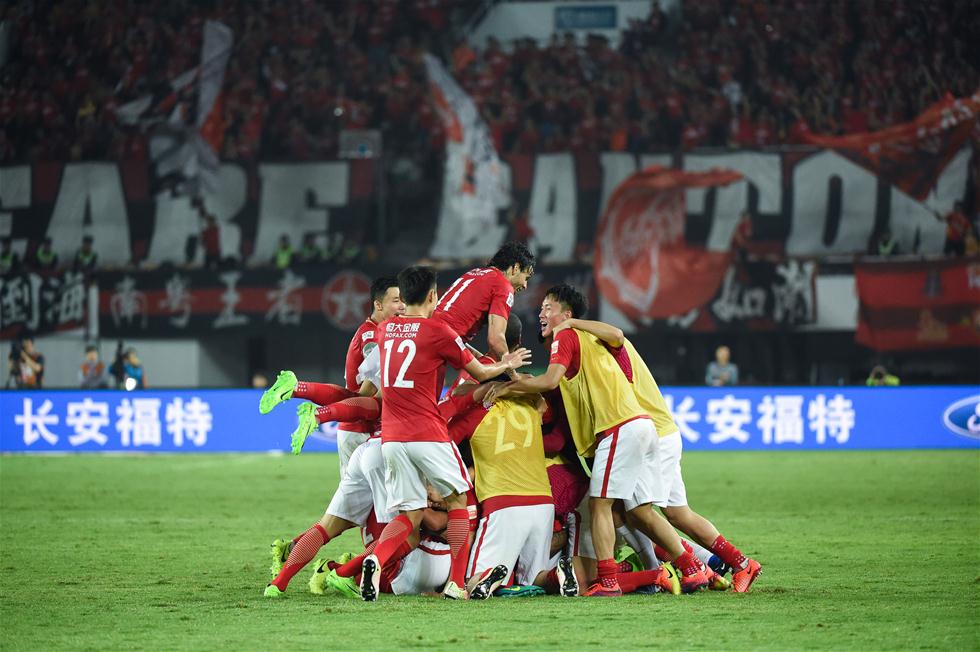 手感回暖！唐斯半场7中2仅拿6分&第三节独拿11分（手感复苏！唐斯上半场7投2中仅6分，第三节发力独取11分）