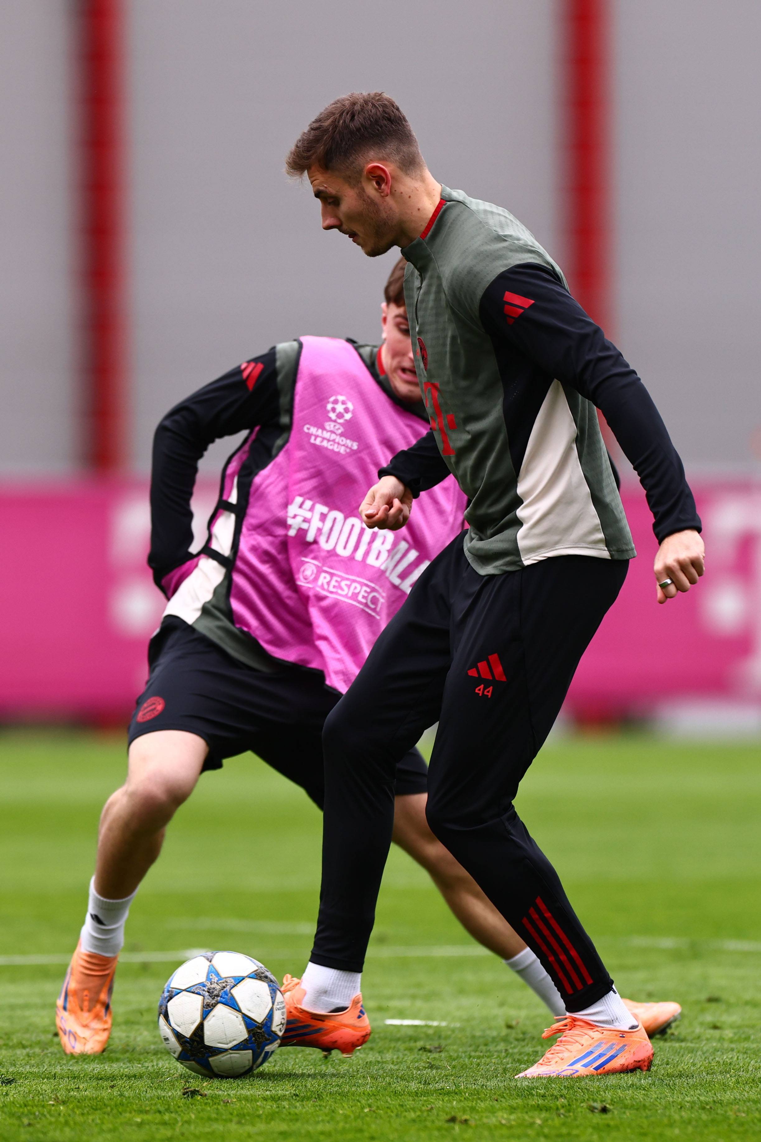 足球世界杯预选赛关键进球回顾