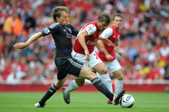 多特4-0十人黄潜，吉拉西双响，阿德耶米、斯文松建功，法比奥-席尔瓦失点（十人黄潜遭多特4-0横扫：吉拉西梅开二度，阿德耶米、斯文松破门，法比奥-席尔瓦点球失手）