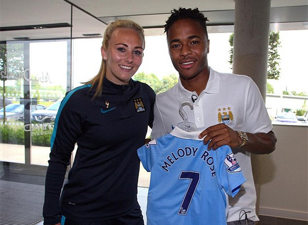 本菲卡旧将路易松晒照说在学习，照片显示他问AI足球总监职责（本菲卡名宿路易松晒学习照：向AI请教足球总监的职责）