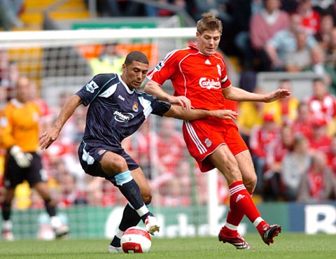 媒体人晒视频：赛后蒯纪闻安慰山东U20球员，很有大将风度（媒体人晒视频：蒯纪闻赛后安慰山东U20队员，尽显大将之风）